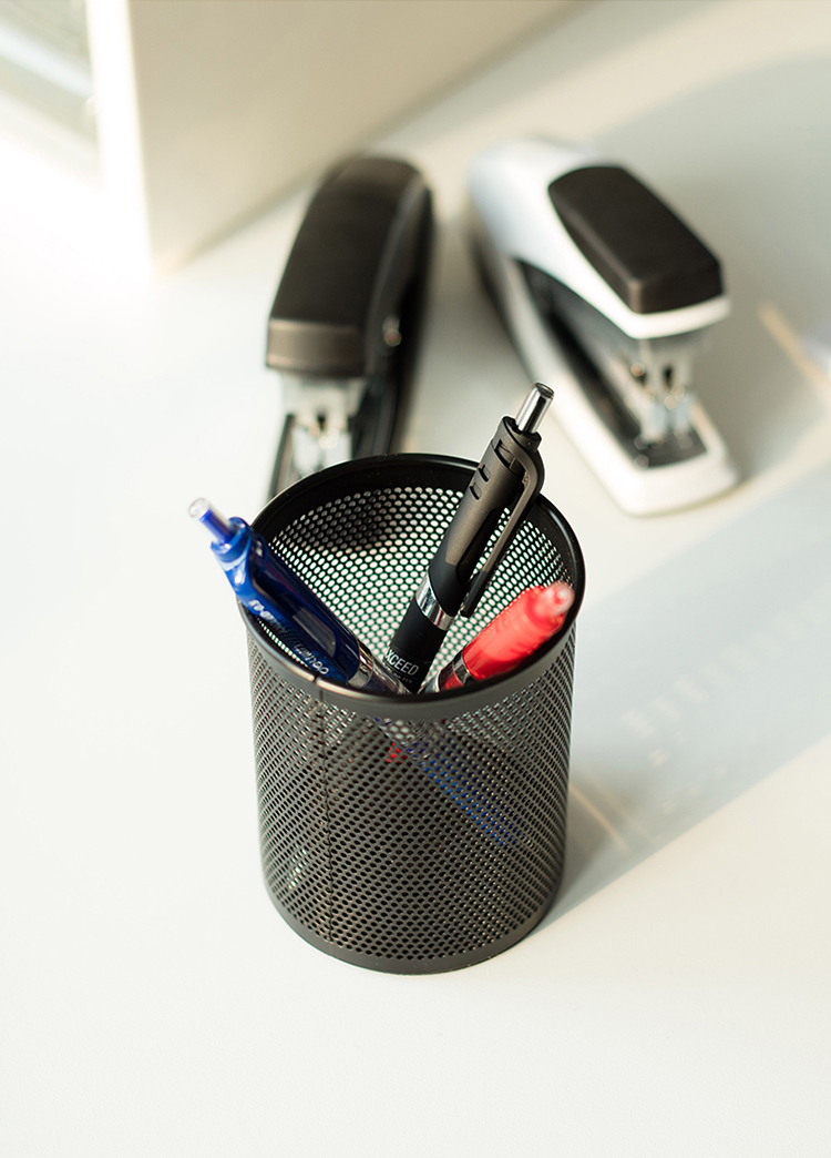 得力909圓形金屬網(wǎng)格筆筒黑φ80*100mm